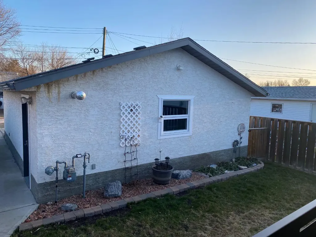 110 5th Avenue E Hanna AB T0J 1P0