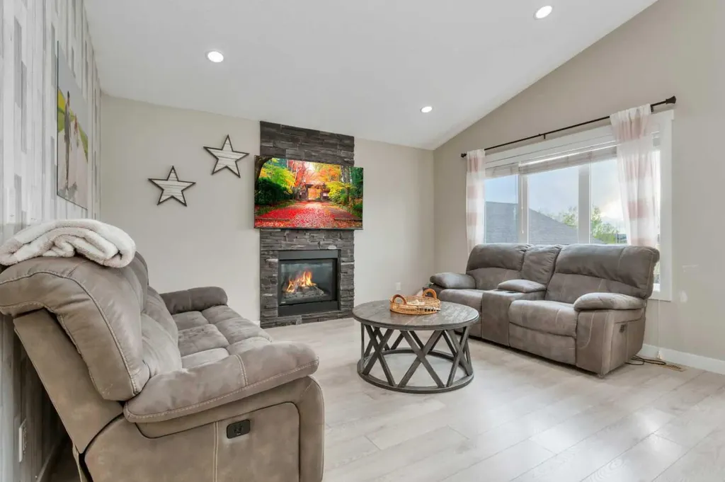 5626 Prairie Ridge Blackfalds AB T4M 0B5