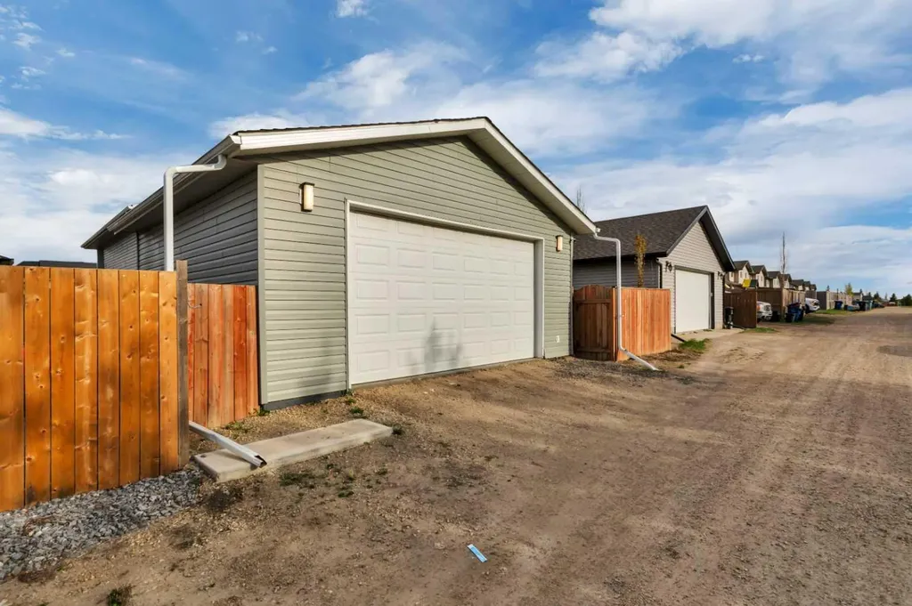 5626 Prairie Ridge Blackfalds AB T4M 0B5