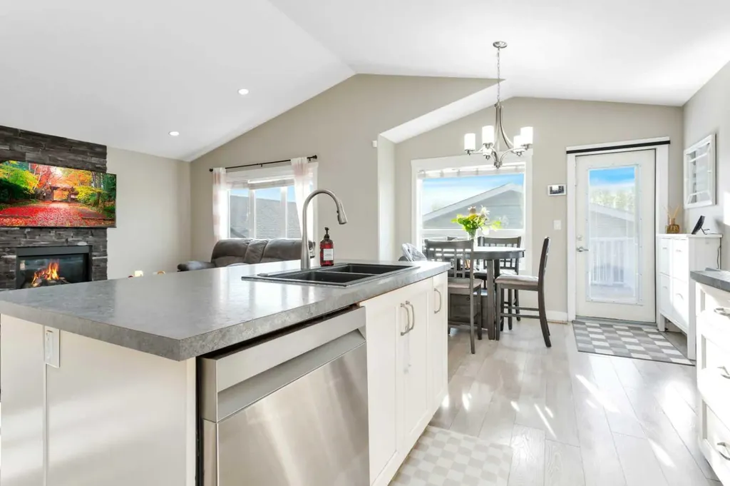 5626 Prairie Ridge Blackfalds AB T4M 0B5