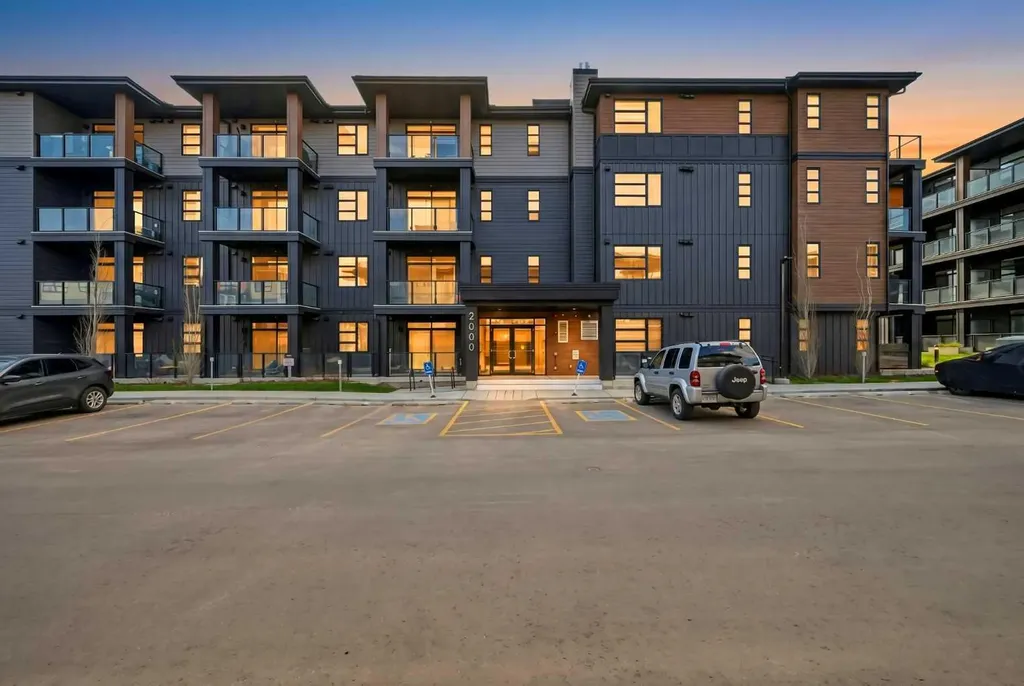 55 Lucas Way NW Calgary AB T3P 2C7