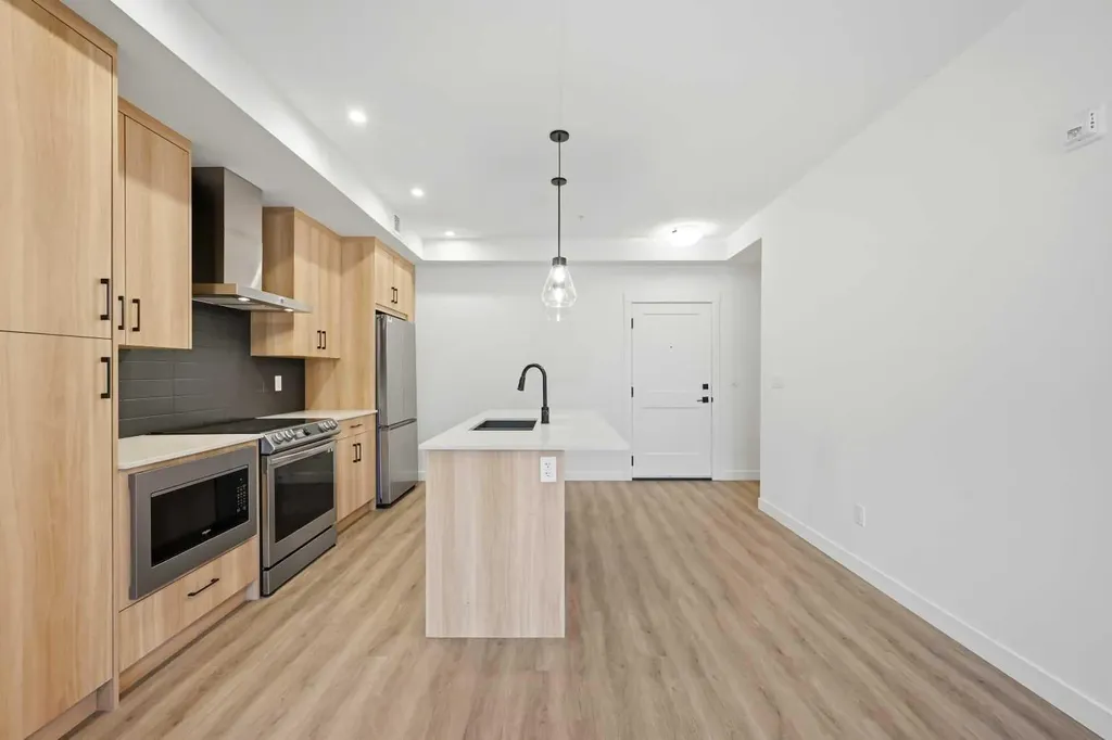 55 Lucas Way NW Calgary AB T3P 2C7