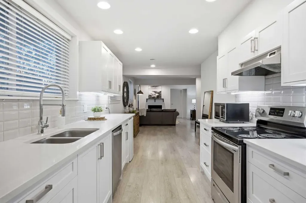 2221 14 Street SW Calgary AB T2T 3T2