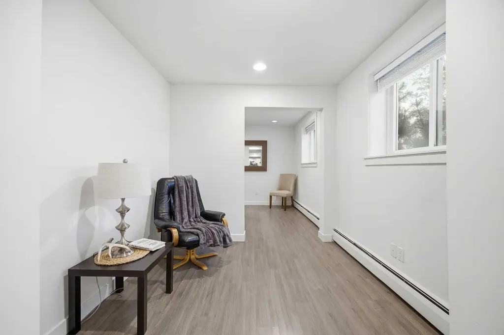2221 14 Street SW Calgary AB T2T 3T2