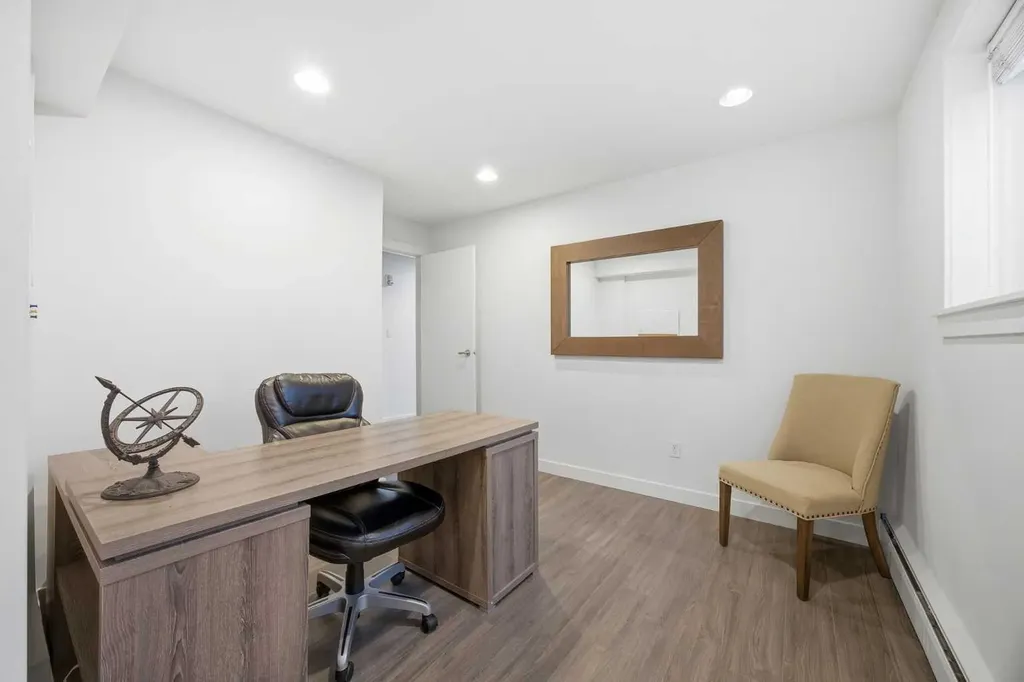 2221 14 Street SW Calgary AB T2T 3T2