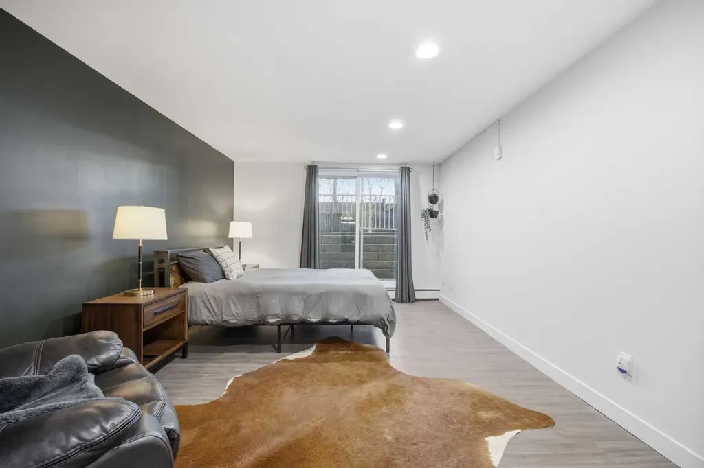 2221 14 Street SW Calgary AB T2T 3T2