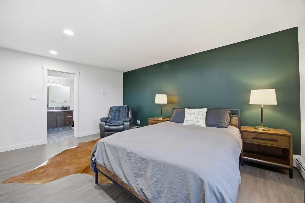 2221 14 Street SW Calgary AB T2T 3T2
