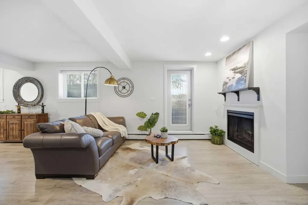 2221 14 Street SW Calgary AB T2T 3T2