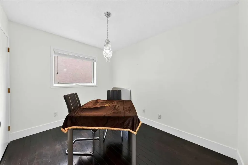 98 Hampstead Circle NW Calgary AB T3A 5P1