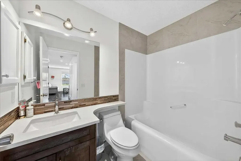 98 Hampstead Circle NW Calgary AB T3A 5P1