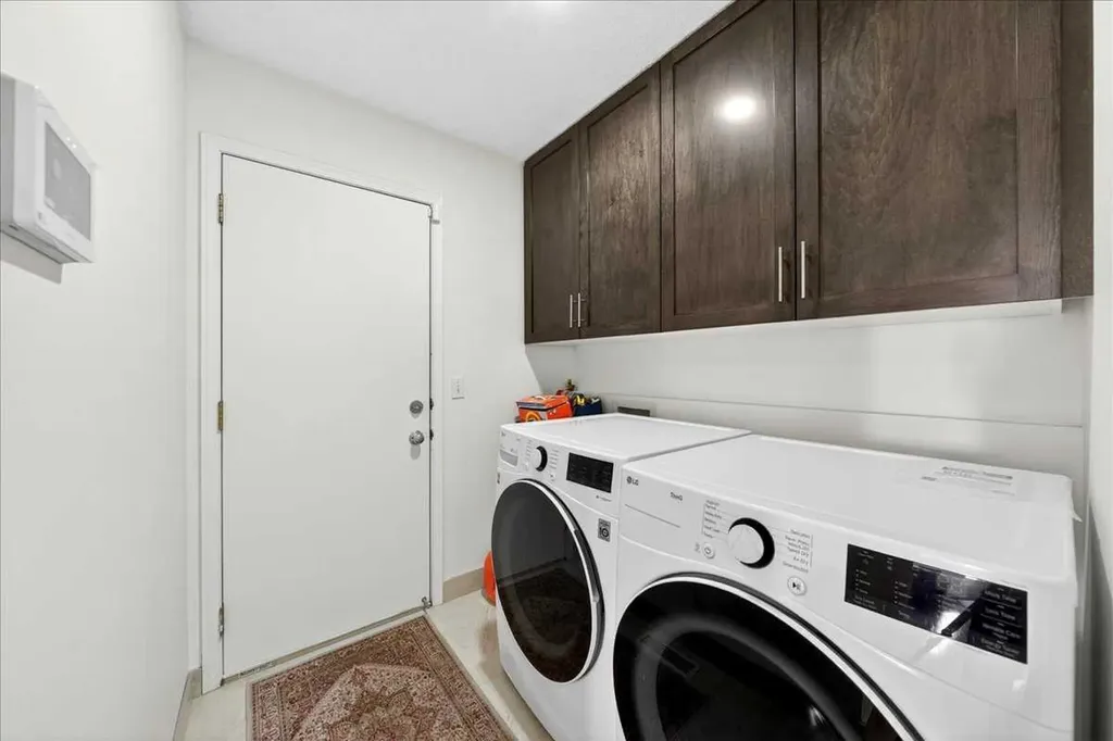 98 Hampstead Circle NW Calgary AB T3A 5P1