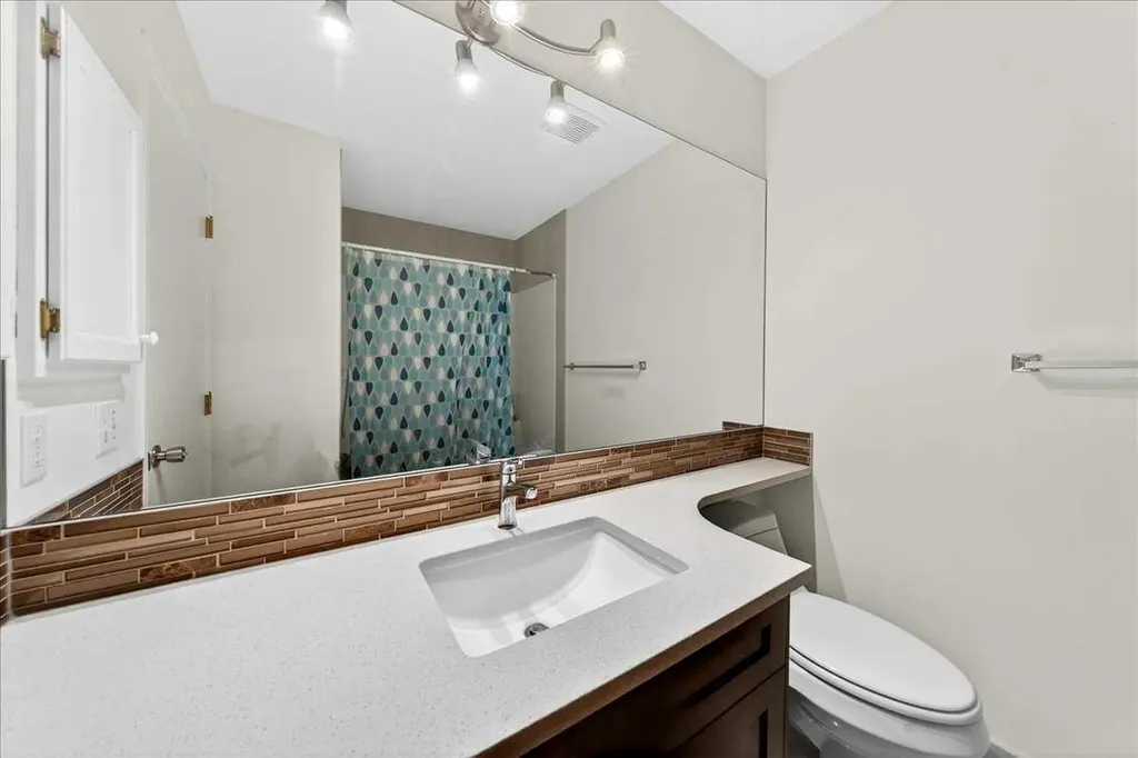 98 Hampstead Circle NW Calgary AB T3A 5P1