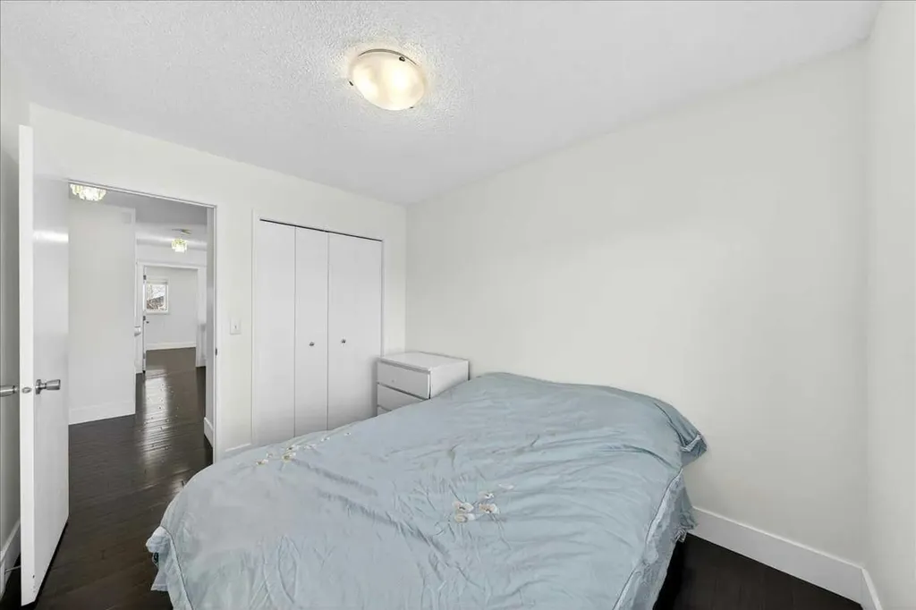 98 Hampstead Circle NW Calgary AB T3A 5P1