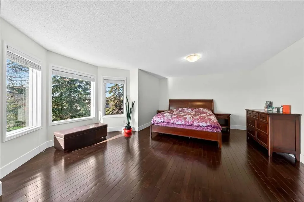 98 Hampstead Circle NW Calgary AB T3A 5P1