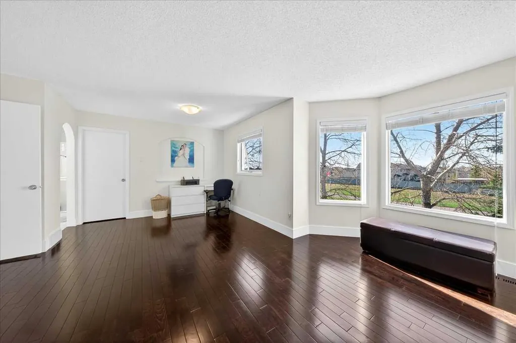 98 Hampstead Circle NW Calgary AB T3A 5P1
