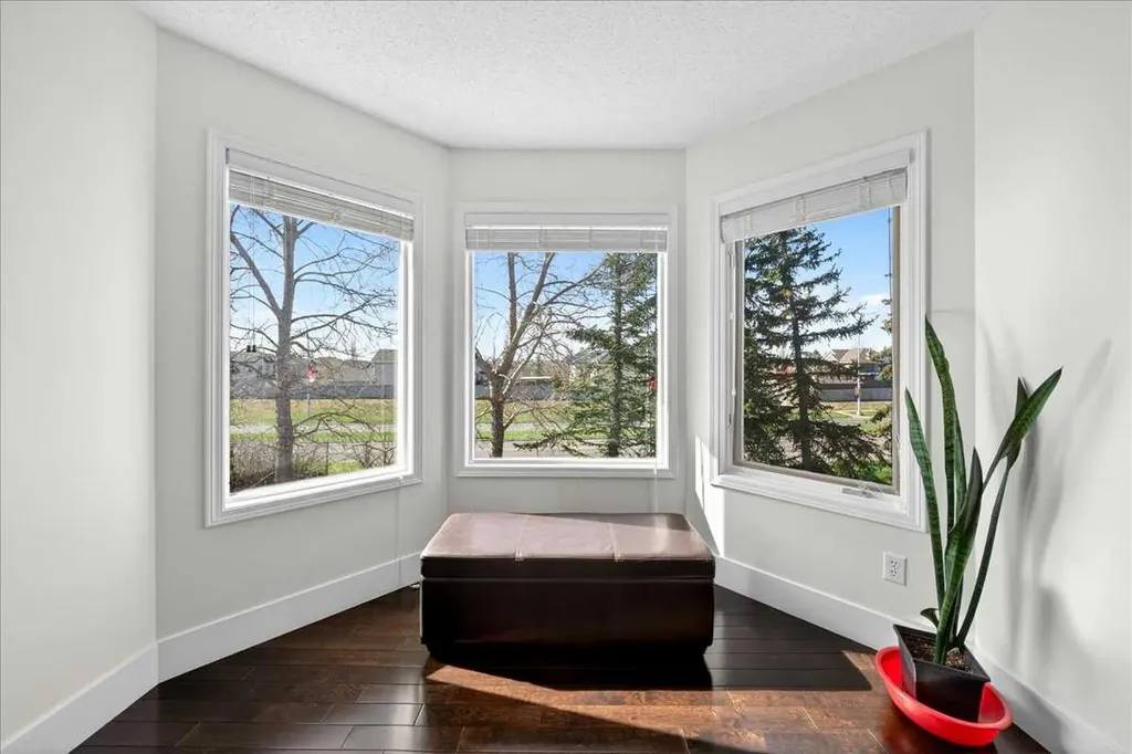 98 Hampstead Circle NW Calgary AB T3A 5P1