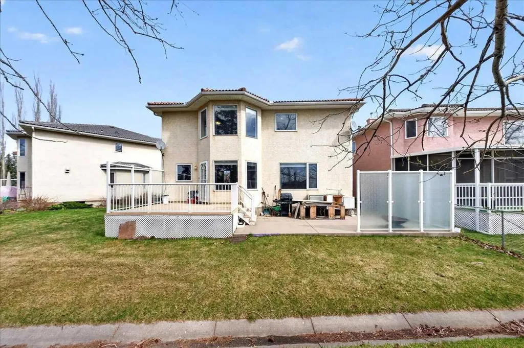 98 Hampstead Circle NW Calgary AB T3A 5P1