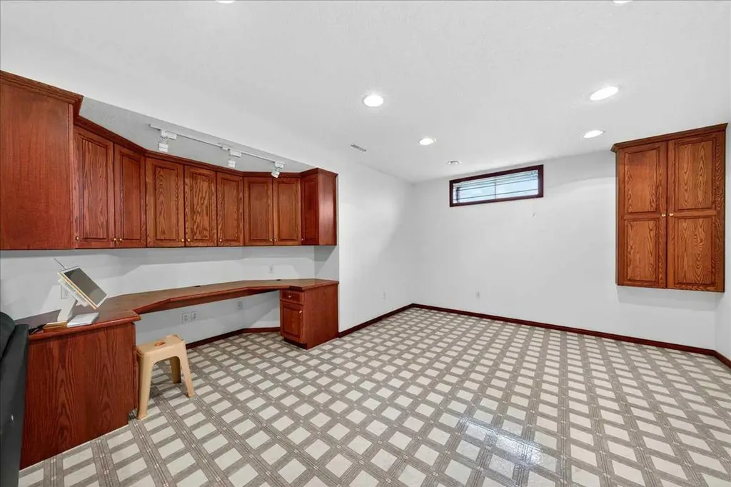 98 Hampstead Circle NW Calgary AB T3A 5P1