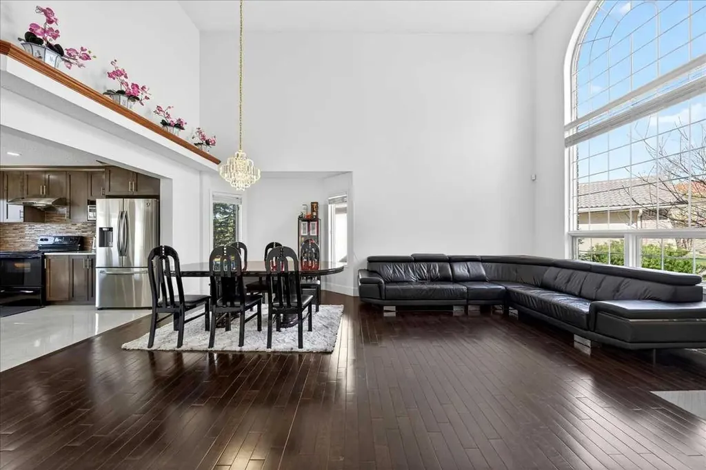 98 Hampstead Circle NW Calgary AB T3A 5P1
