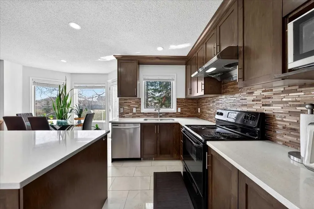 98 Hampstead Circle NW Calgary AB T3A 5P1