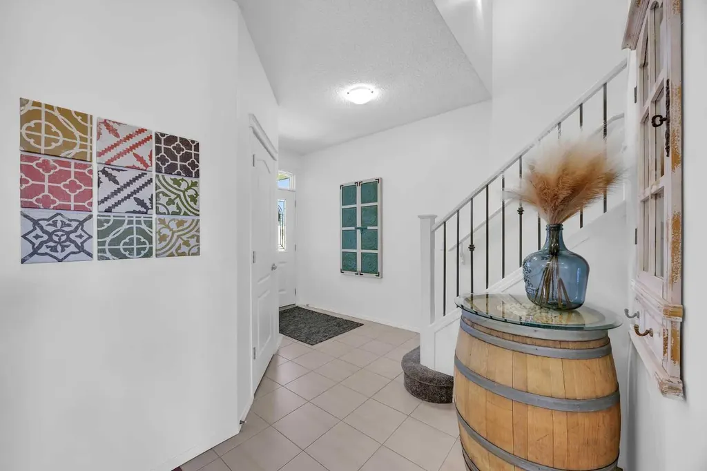 30 Cranarch View SE Calgary AB T3M 2J3