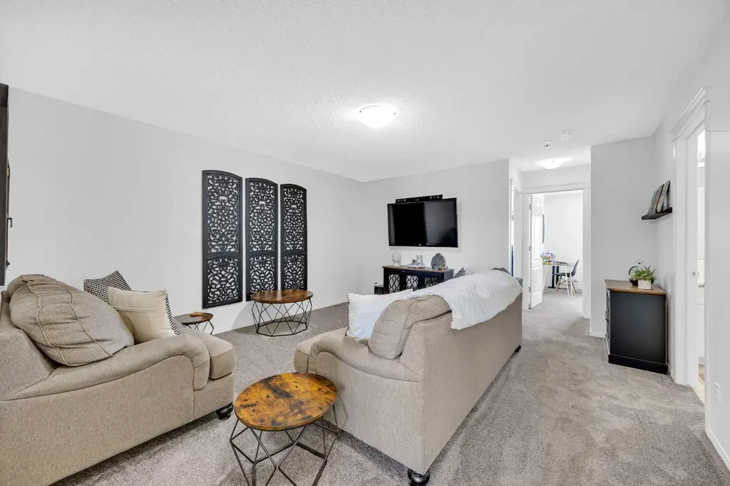 30 Cranarch View SE Calgary AB T3M 2J3