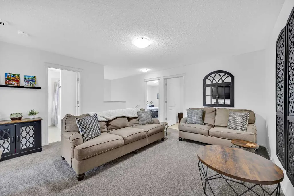 30 Cranarch View SE Calgary AB T3M 2J3