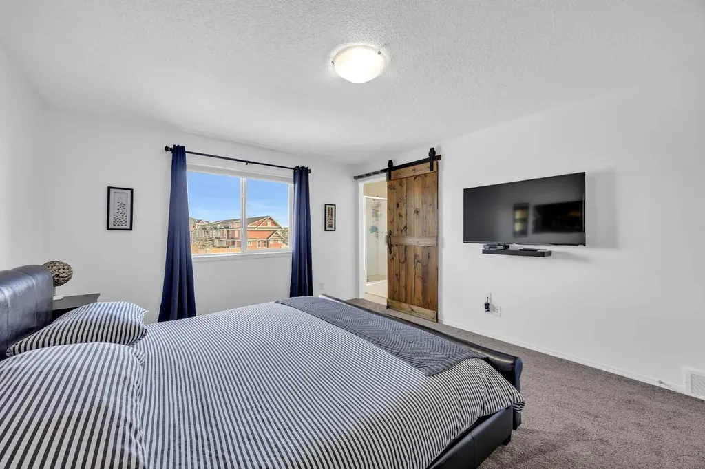 30 Cranarch View SE Calgary AB T3M 2J3
