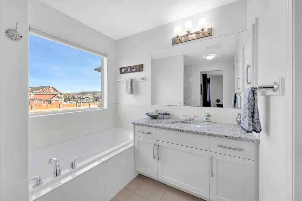 30 Cranarch View SE Calgary AB T3M 2J3