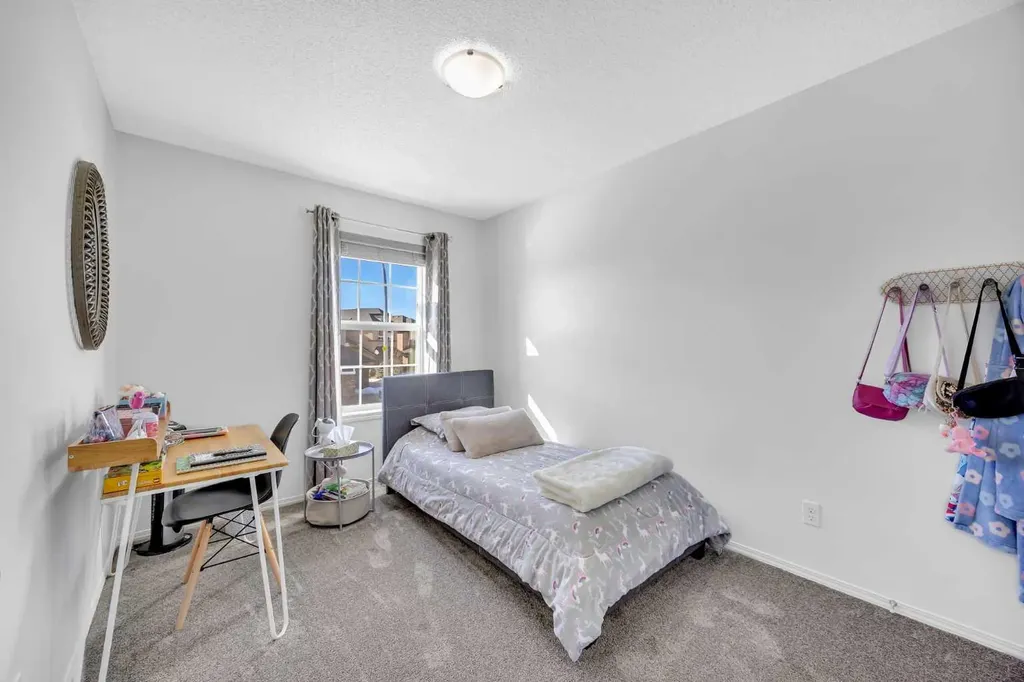 30 Cranarch View SE Calgary AB T3M 2J3
