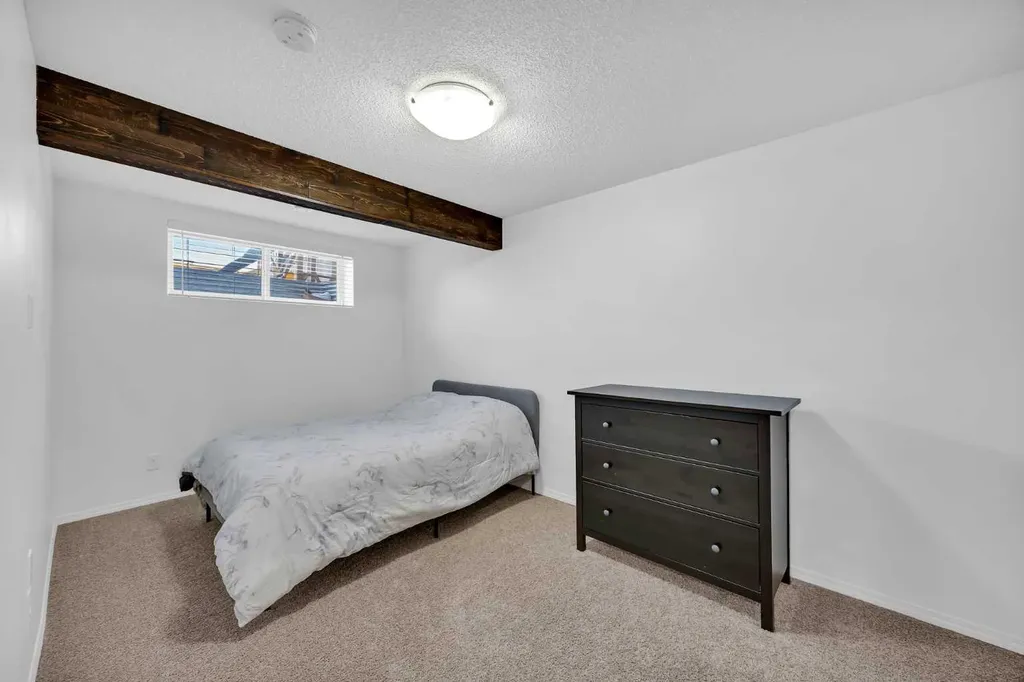 30 Cranarch View SE Calgary AB T3M 2J3