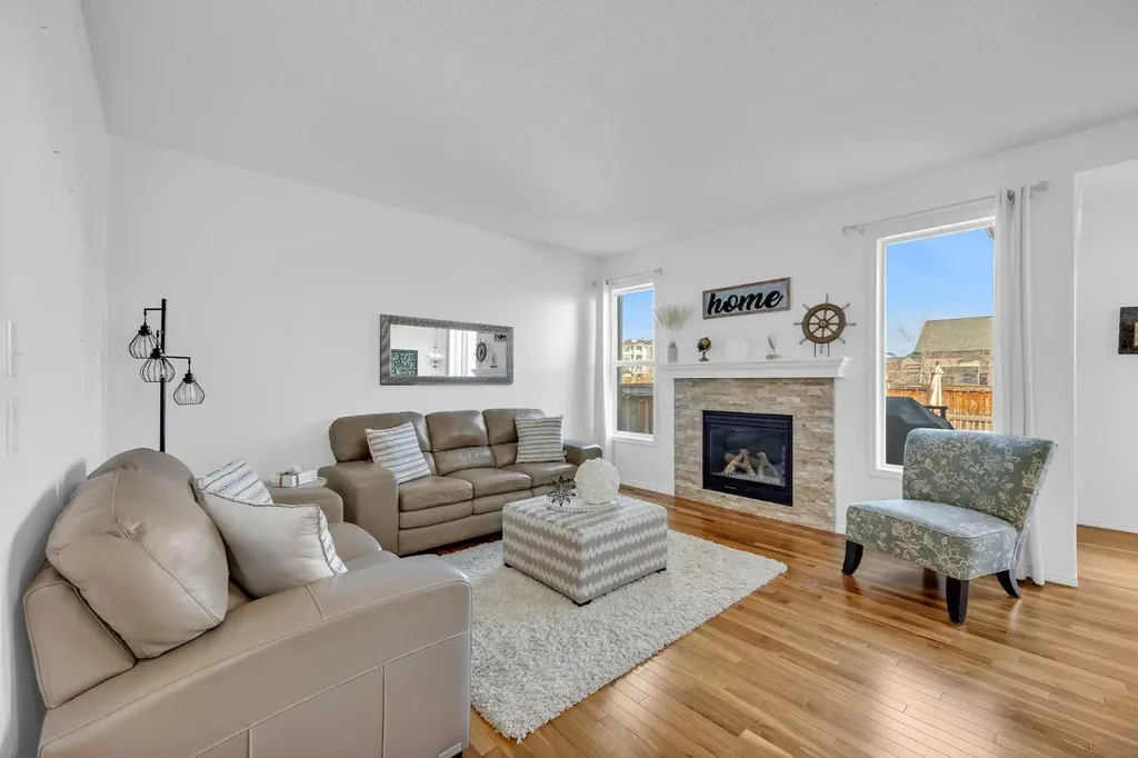 30 Cranarch View SE Calgary AB T3M 2J3