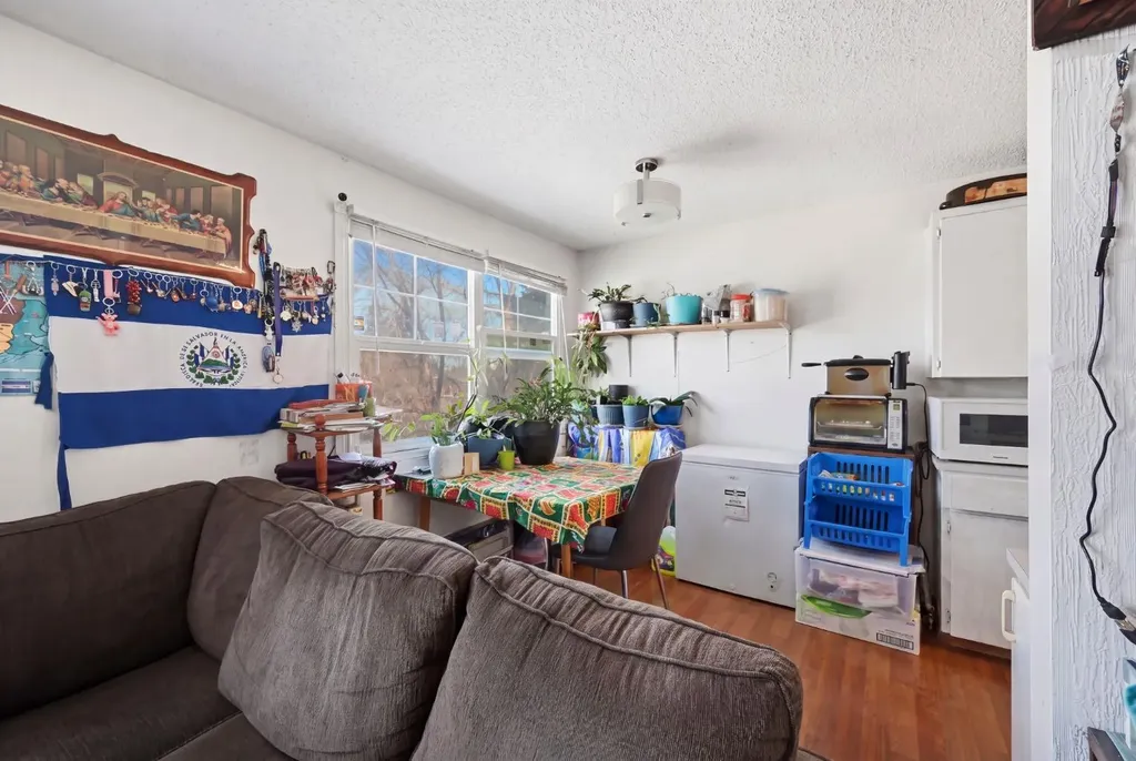 54 Pennsburg Way SE Calgary AB t2A 2J5