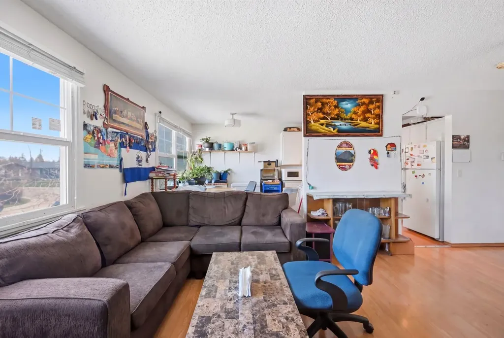 54 Pennsburg Way SE Calgary AB t2A 2J5