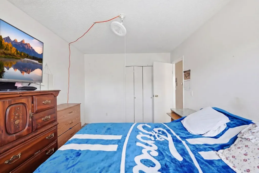 54 Pennsburg Way SE Calgary AB t2A 2J5