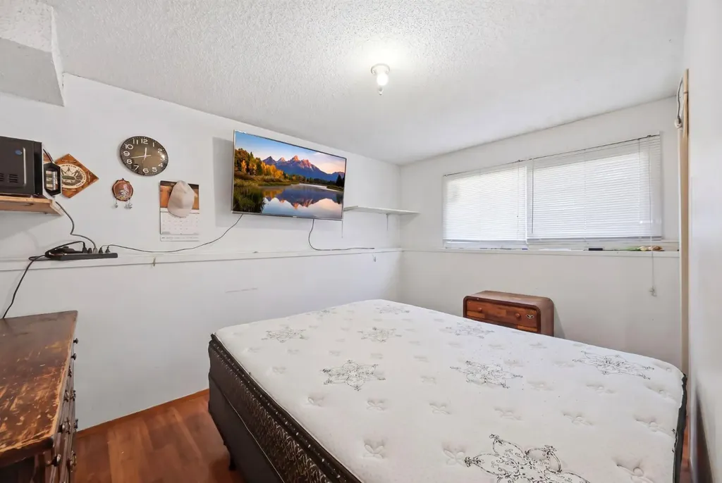 54 Pennsburg Way SE Calgary AB t2A 2J5