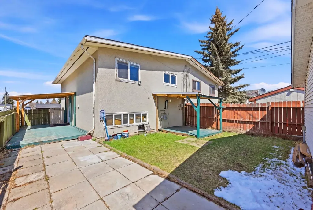 54 Pennsburg Way SE Calgary AB t2A 2J5