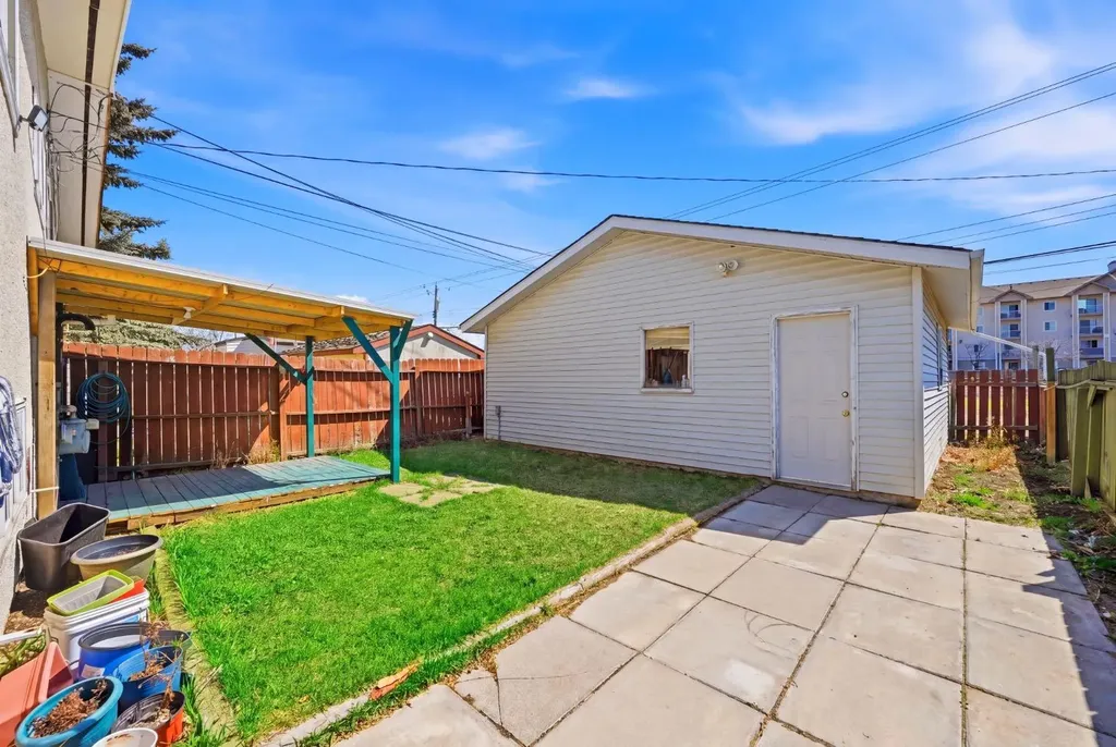 54 Pennsburg Way SE Calgary AB t2A 2J5