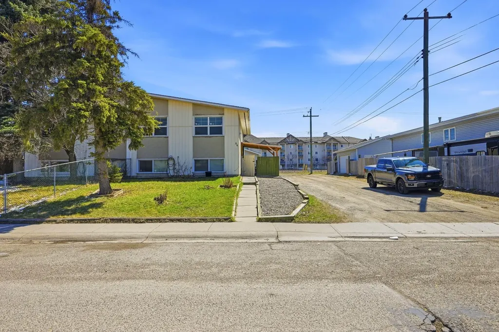 54 Pennsburg Way SE Calgary AB t2A 2J5