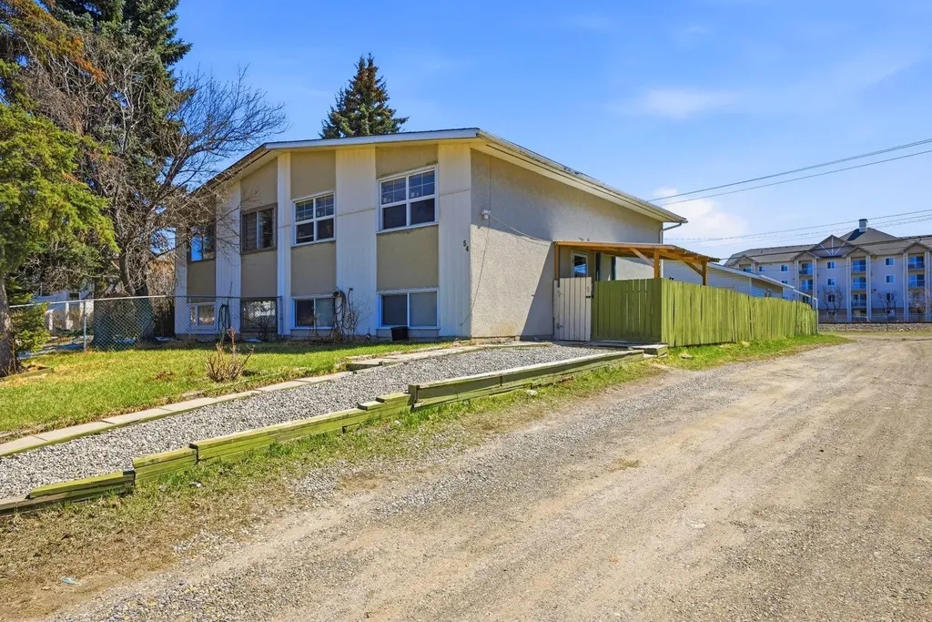 54 Pennsburg Way SE Calgary AB t2A 2J5