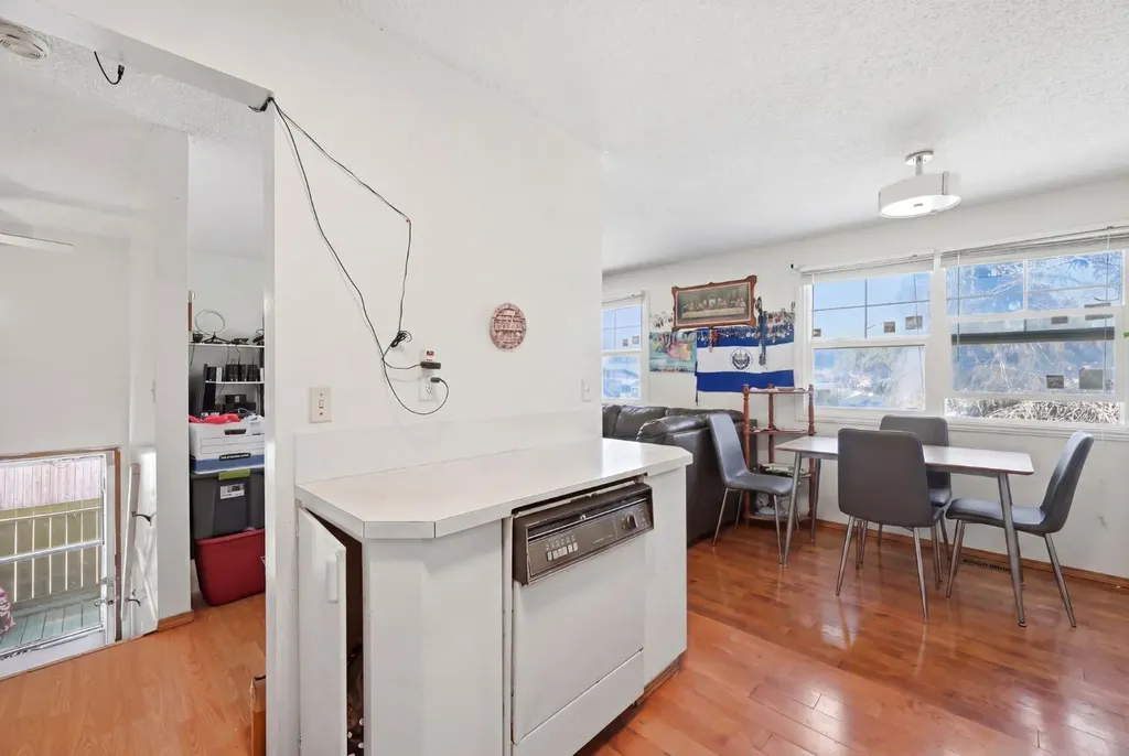 54 Pennsburg Way SE Calgary AB t2A 2J5