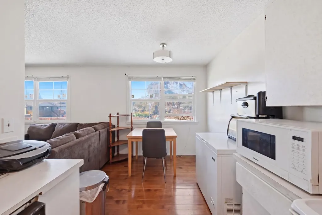 54 Pennsburg Way SE Calgary AB t2A 2J5