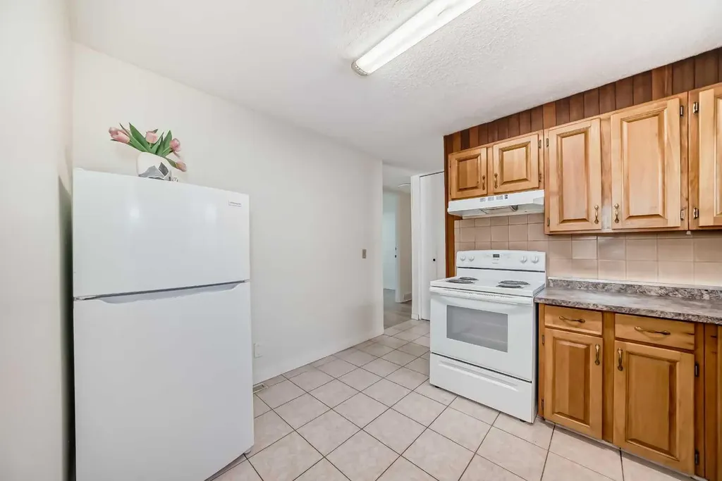 7807 20a Street SE Calgary AB T2C1M7