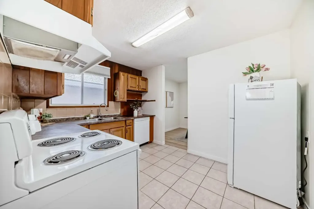 7807 20a Street SE Calgary AB T2C1M7