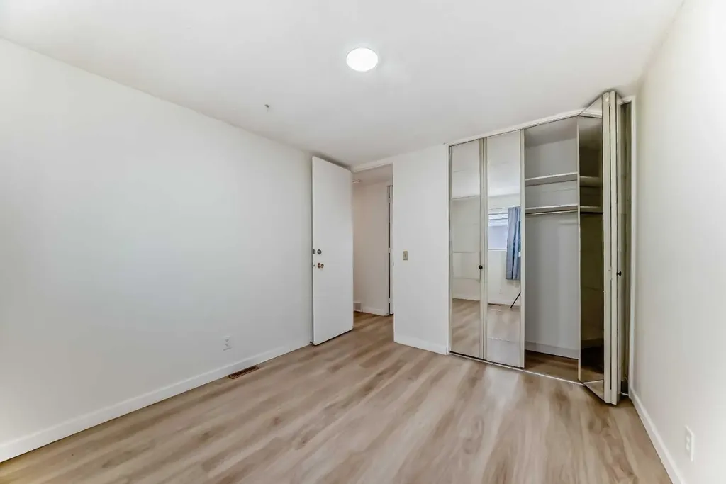 7807 20a Street SE Calgary AB T2C1M7
