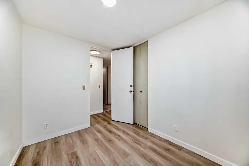 7807 20a Street SE Calgary AB T2C1M7