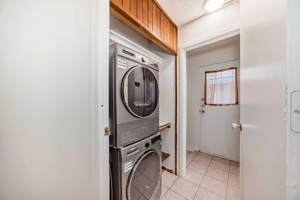 7807 20a Street SE Calgary AB T2C1M7