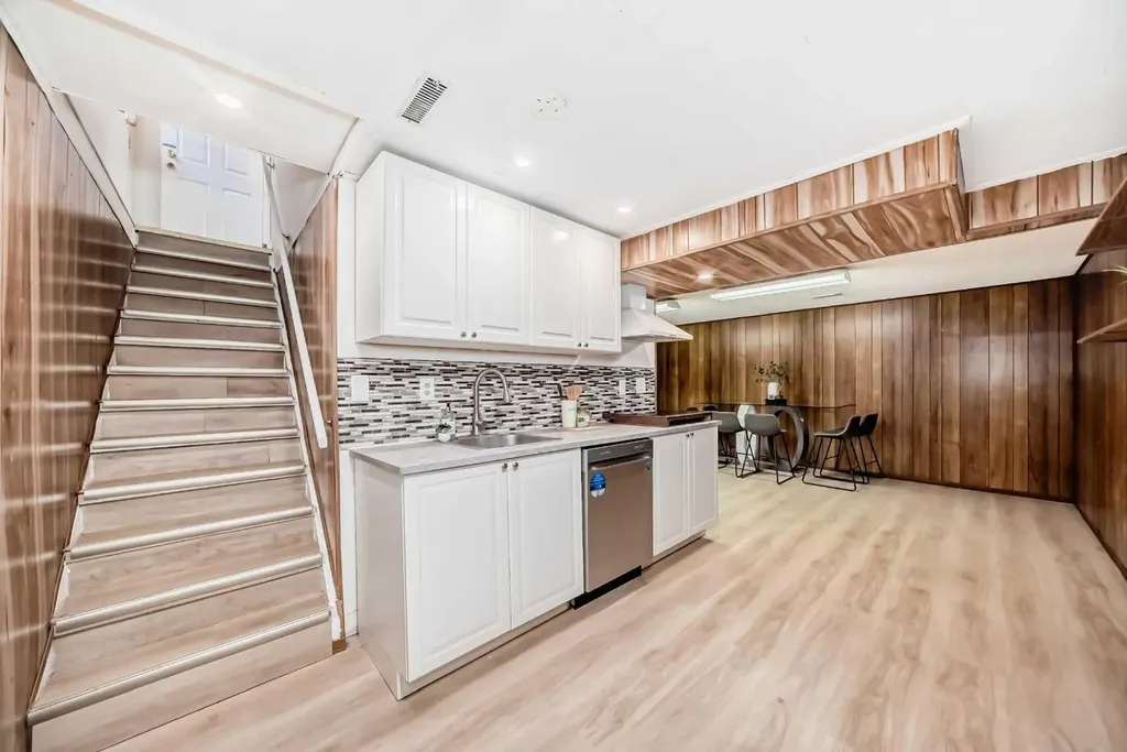 7807 20a Street SE Calgary AB T2C1M7