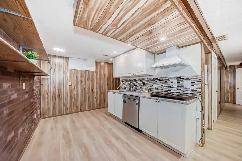 7807 20a Street SE Calgary AB T2C1M7