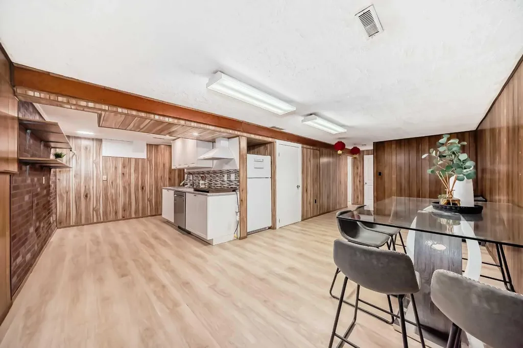 7807 20a Street SE Calgary AB T2C1M7